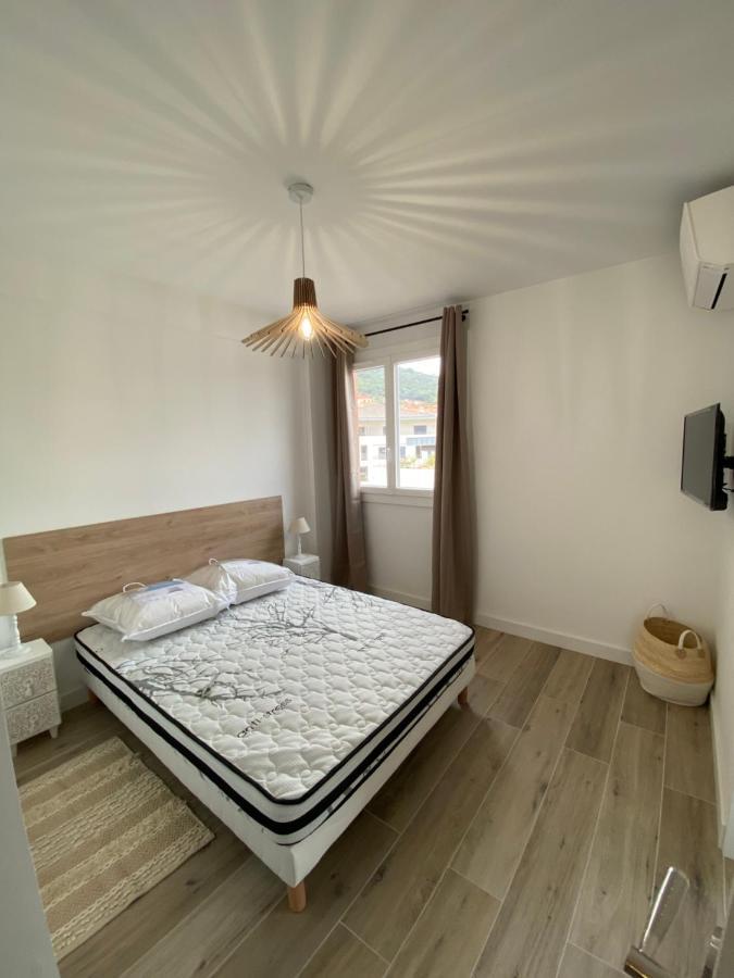 Ajaccio Magnifique T2 37M2 Centre Ville Vue Mer Au Bord De La Plage Neuf 4 Couchages Balcon Parking Prive Ferme Clim Wifi Exterior foto