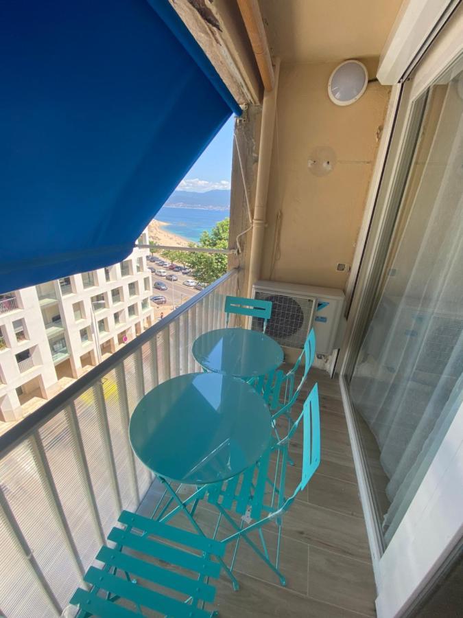 Ajaccio Magnifique T2 37M2 Centre Ville Vue Mer Au Bord De La Plage Neuf 4 Couchages Balcon Parking Prive Ferme Clim Wifi Exterior foto